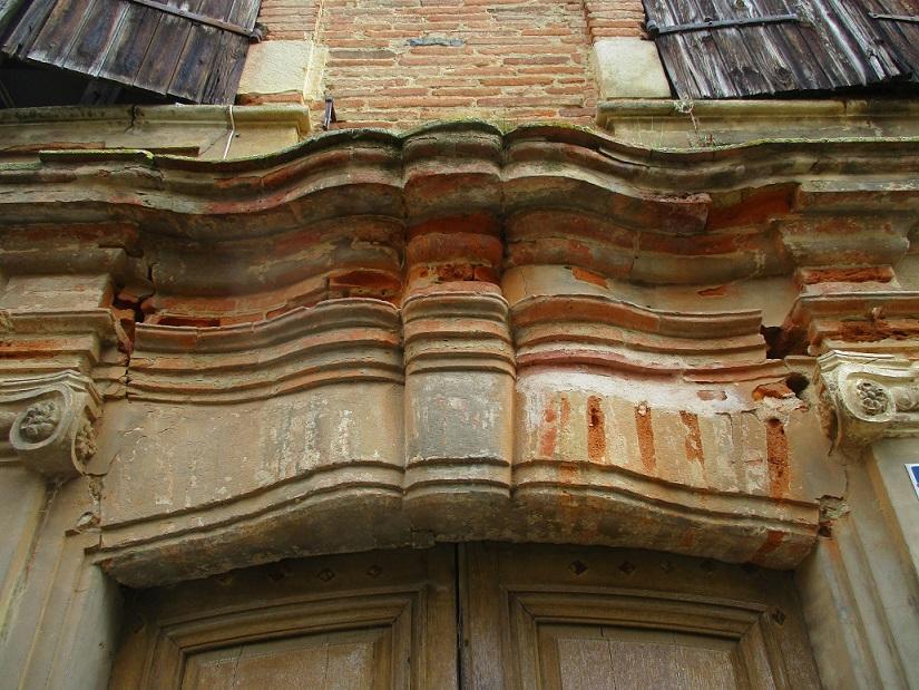 Lombez - détail de façade