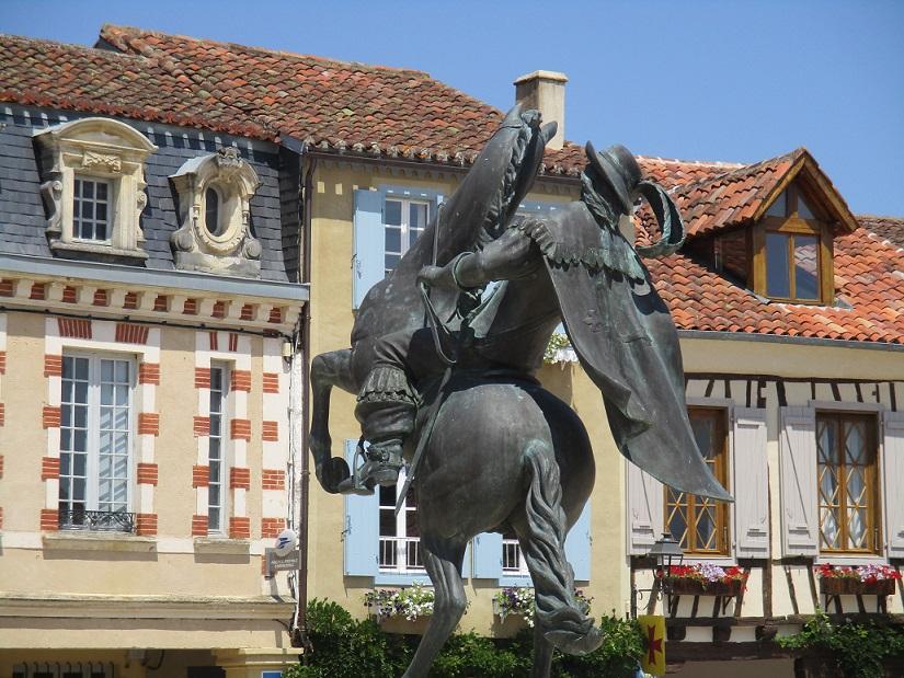 Lupiac - statue équestre de d'Artagnan
